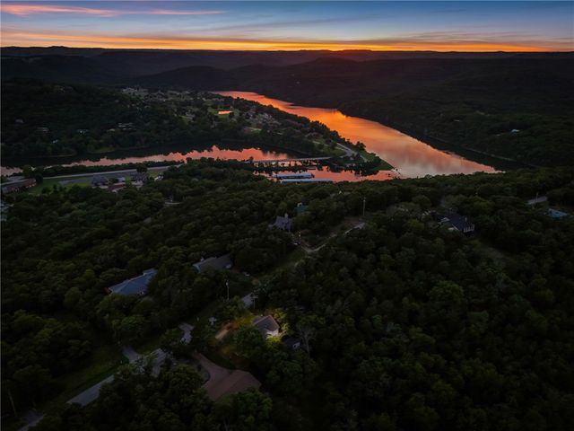 22 Table Rock Drive, Holiday Island, AR 72631