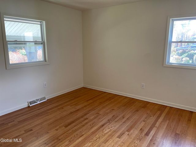 25 Pine Street, Bethlehem, NY 12203