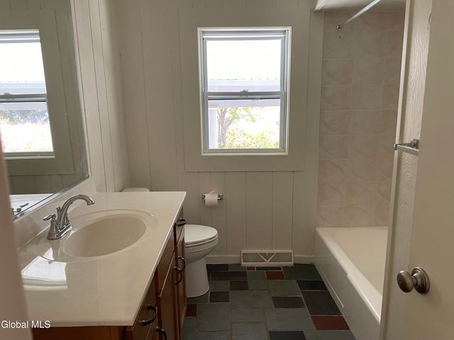 25 Pine Street, Bethlehem, NY 12203