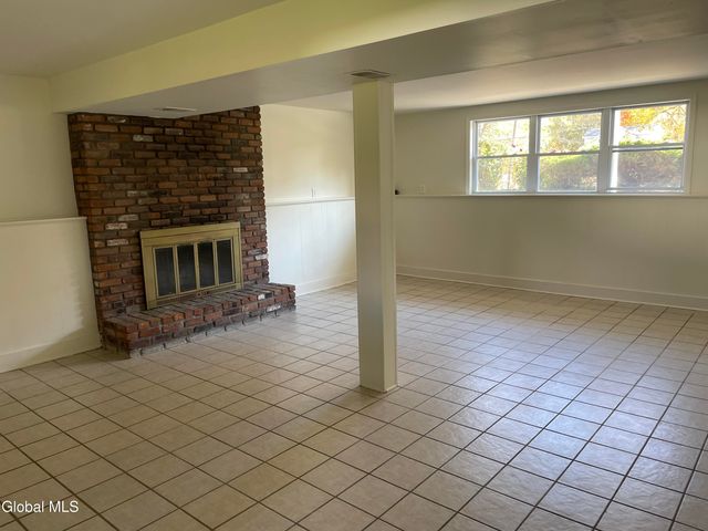 25 Pine Street, Bethlehem, NY 12203