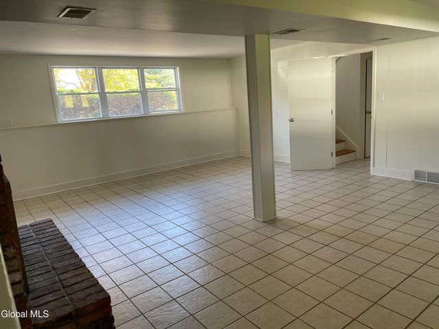 25 Pine Street, Bethlehem, NY 12203