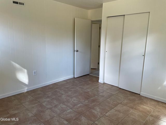 25 Pine Street, Bethlehem, NY 12203