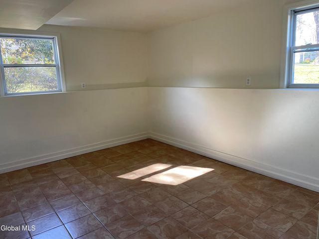 25 Pine Street, Bethlehem, NY 12203