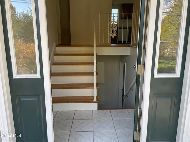 25 Pine Street, Bethlehem, NY 12203