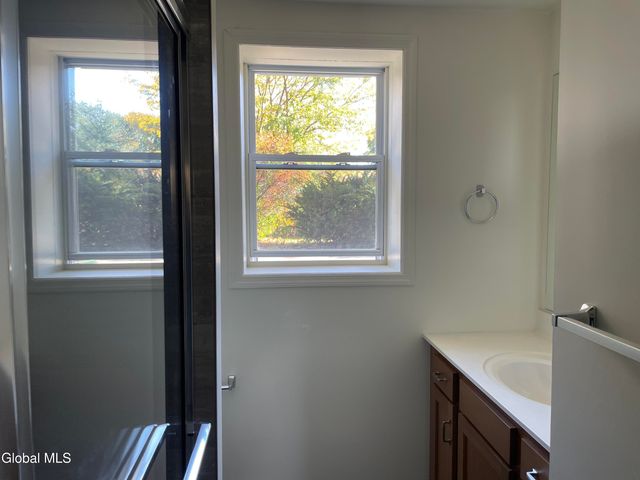 25 Pine Street, Bethlehem, NY 12203