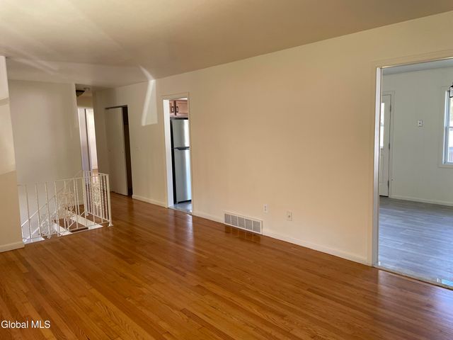 25 Pine Street, Bethlehem, NY 12203