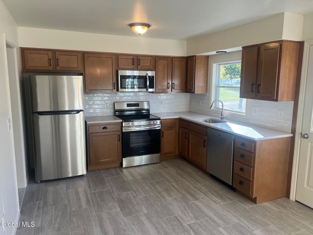 25 Pine Street, Bethlehem, NY 12203