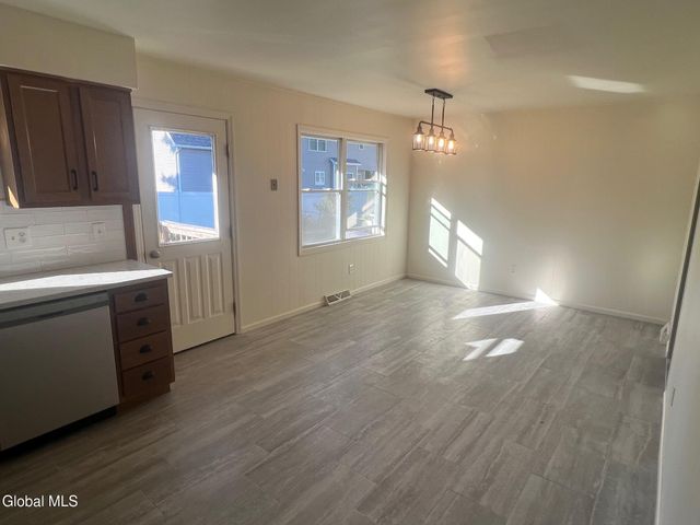 25 Pine Street, Bethlehem, NY 12203