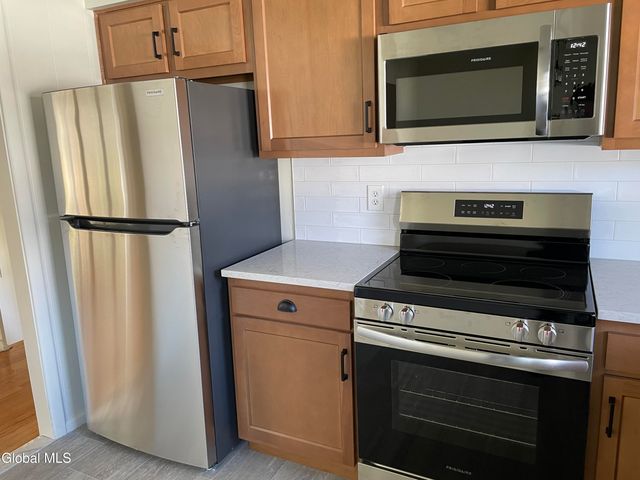 25 Pine Street, Bethlehem, NY 12203