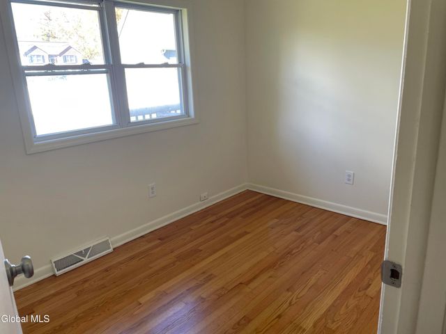 25 Pine Street, Bethlehem, NY 12203