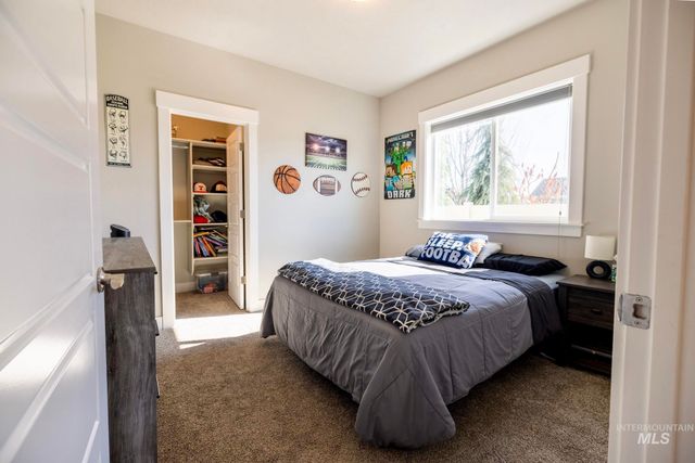 882 E Pascua Dr, Kuna, ID 83634