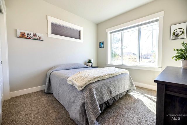 882 E Pascua Dr, Kuna, ID 83634