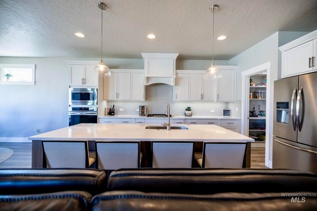 882 E Pascua Dr, Kuna, ID 83634