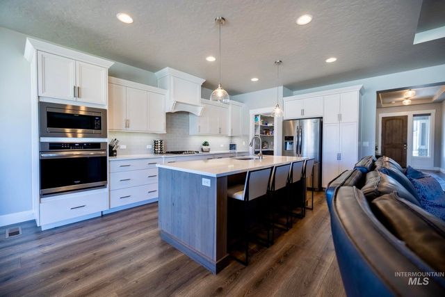 882 E Pascua Dr, Kuna, ID 83634