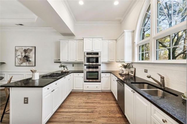 802 Ciiftin Heights LN NE, Atlanta, GA 30329