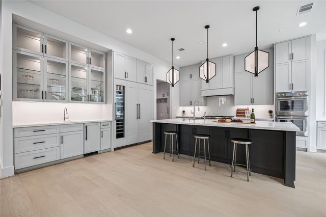 2205 North Boulevard, Houston, TX 77098