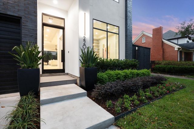 2205 North Boulevard, Houston, TX 77098