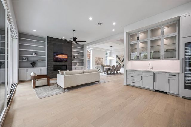 2205 North Boulevard, Houston, TX 77098