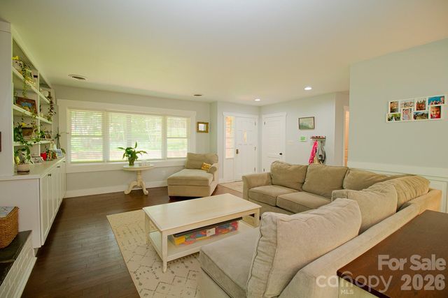 36 Clarendon Road, Asheville, NC 28806