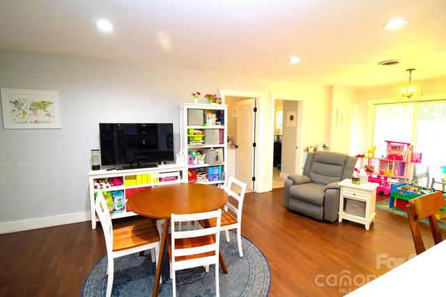 36 Clarendon Road, Asheville, NC 28806