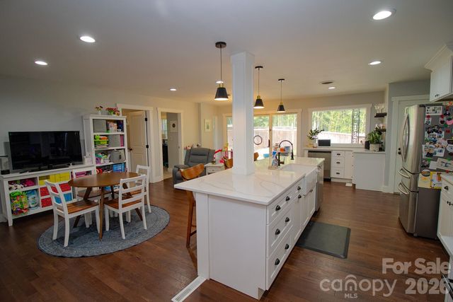 36 Clarendon Road, Asheville, NC 28806
