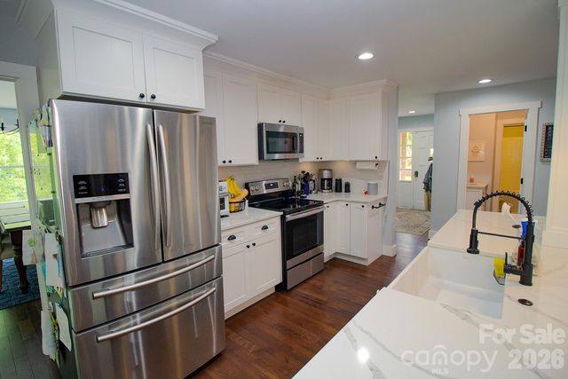 36 Clarendon Road, Asheville, NC 28806