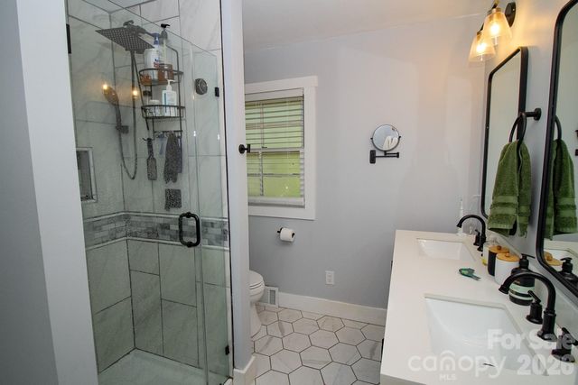 36 Clarendon Road, Asheville, NC 28806