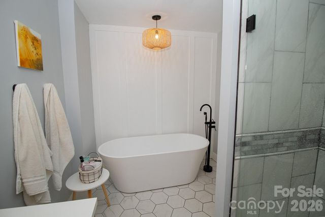 36 Clarendon Road, Asheville, NC 28806