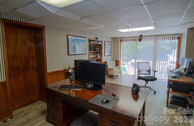 36 Clarendon Road, Asheville, NC 28806