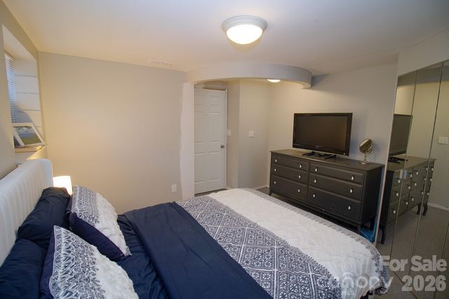 36 Clarendon Road, Asheville, NC 28806