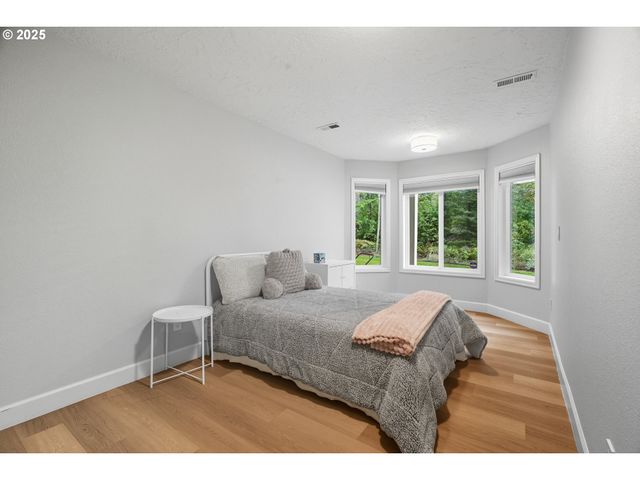1109 Nw FRAZIER Ct, Portland, OR 97229