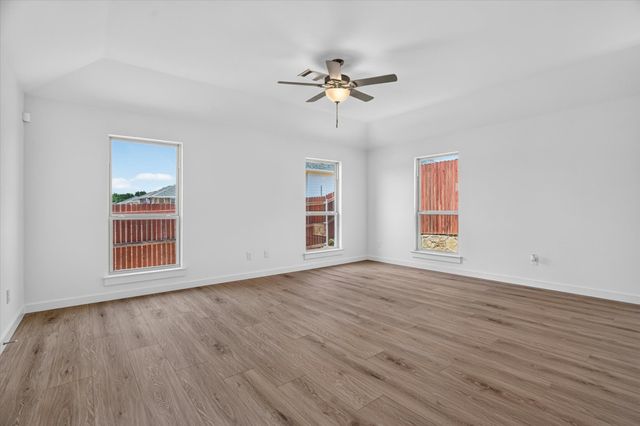 1422 Quail Creek Drive, Cleburne, TX 76033