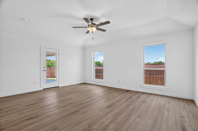 1422 Quail Creek Drive, Cleburne, TX 76033