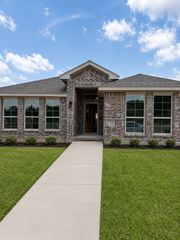 1422 Quail Creek Drive, Cleburne, TX 76033