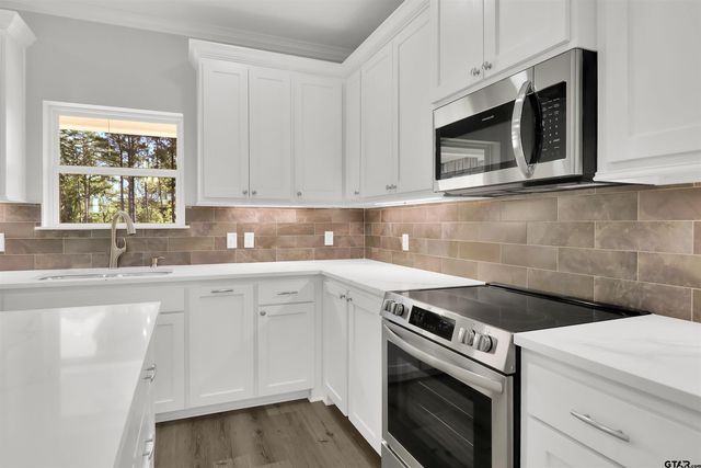 614 N COMMERCE, Overton, TX 75684