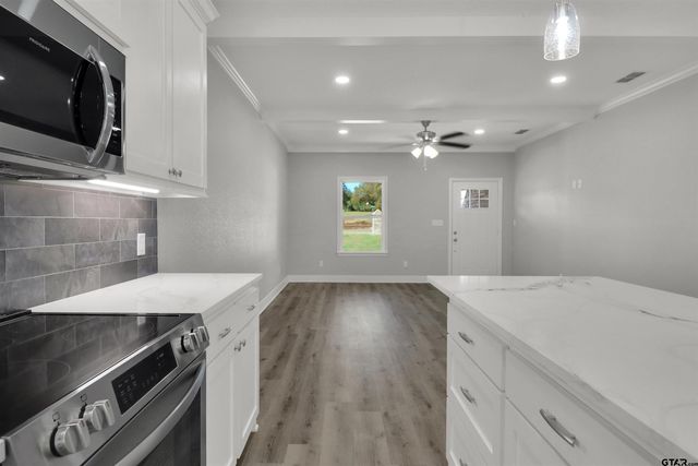 614 N COMMERCE, Overton, TX 75684