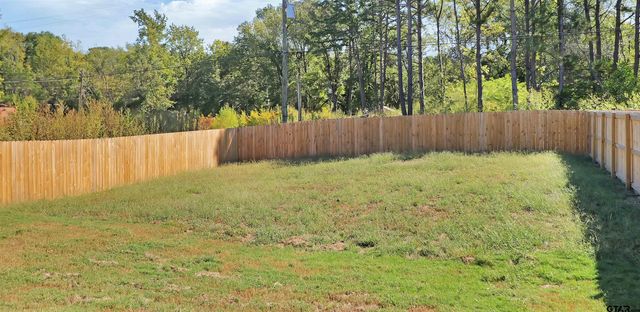 614 N COMMERCE, Overton, TX 75684