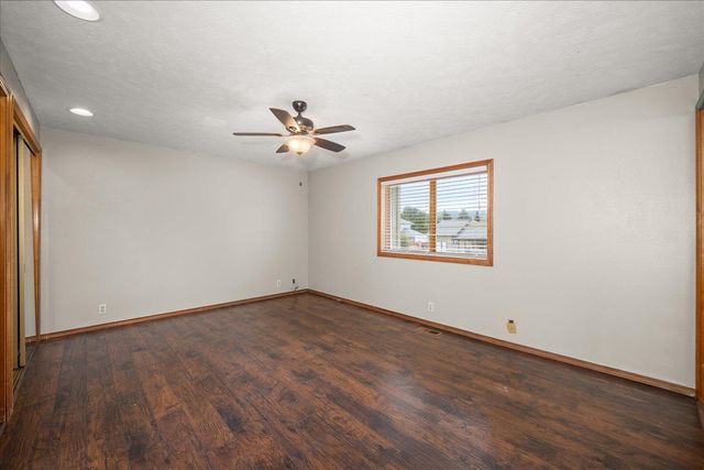 3808 S Loretta Dr, Spokane Valley, WA 99206