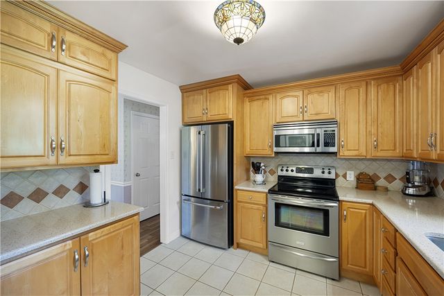 832 Hide-A-Way Lane, London, AR 72847