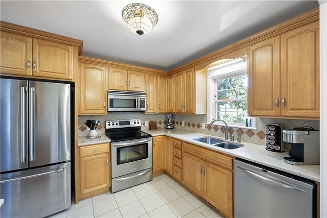 832 Hide-A-Way Lane, London, AR 72847