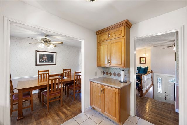 832 Hide-A-Way Lane, London, AR 72847