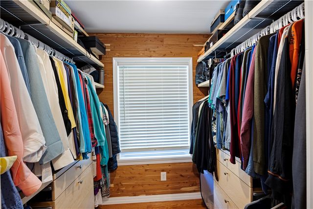 832 Hide-A-Way Lane, London, AR 72847