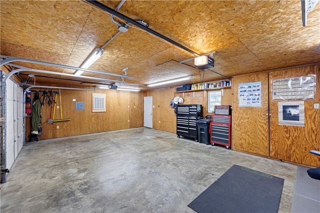 832 Hide-A-Way Lane, London, AR 72847