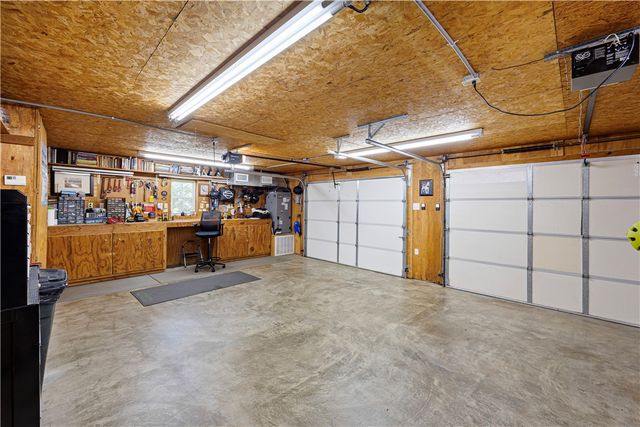 832 Hide-A-Way Lane, London, AR 72847