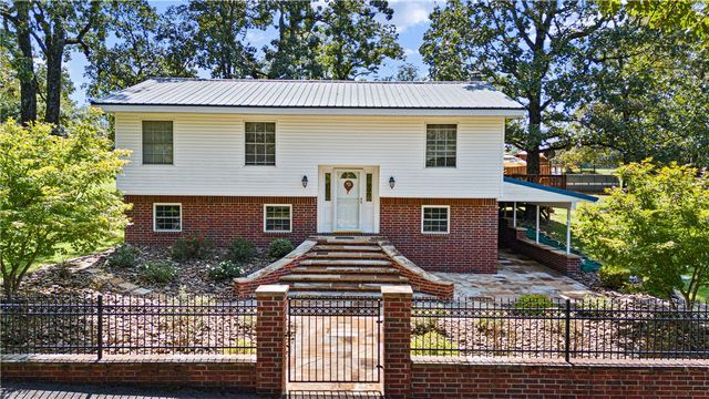 832 Hide-A-Way Lane, London, AR 72847