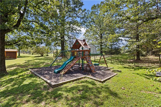 832 Hide-A-Way Lane, London, AR 72847