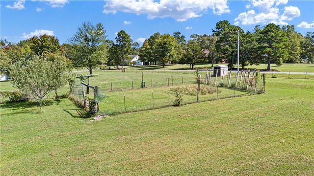 832 Hide-A-Way Lane, London, AR 72847