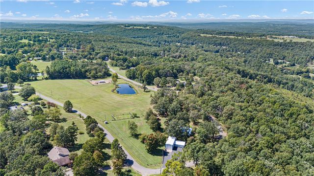 832 Hide-A-Way Lane, London, AR 72847