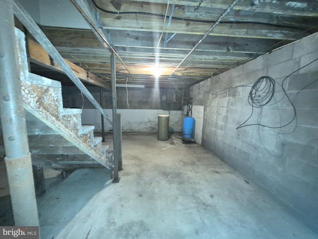 570 MULLEN HOLLOW RD, Birdsboro, PA 19508