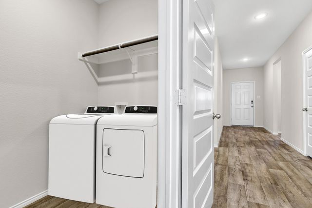 813 Billups Drive, Van Alstyne, TX 75495